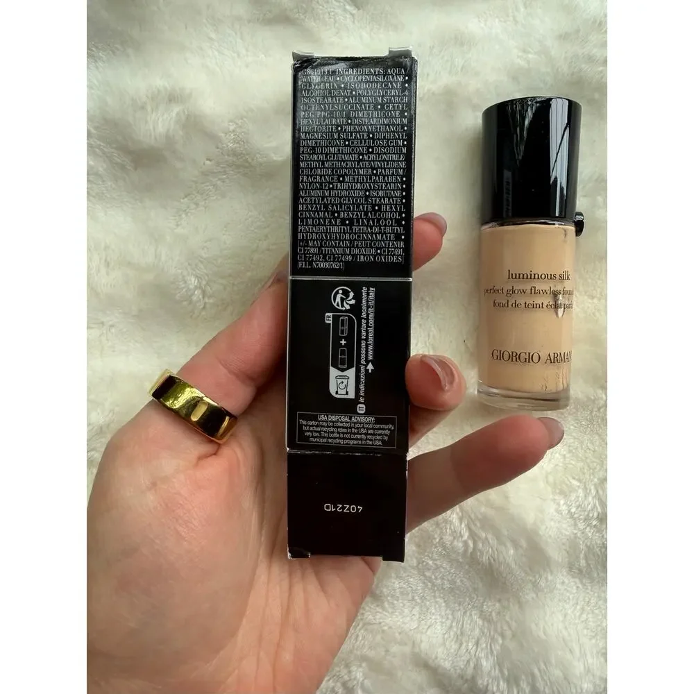Giorgio Armani Luminous Silk Foundation Shade 4 – 0.6 oz / 18 mL